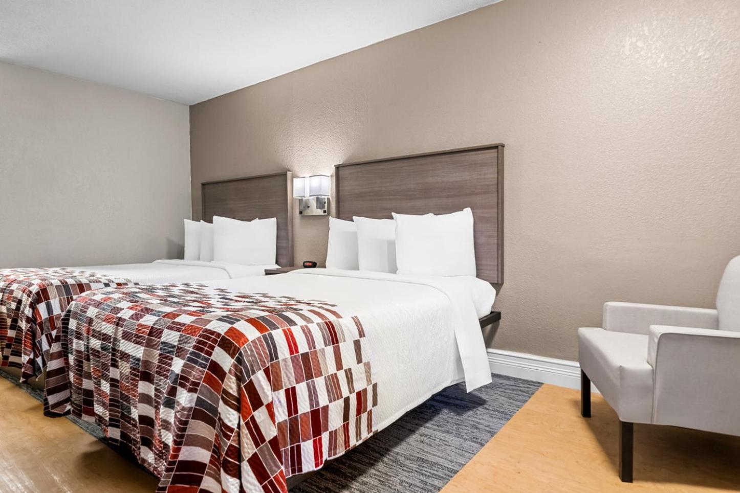 Red Roof Inn Tampa Fairgrounds - Casino Mango Kültér fotó