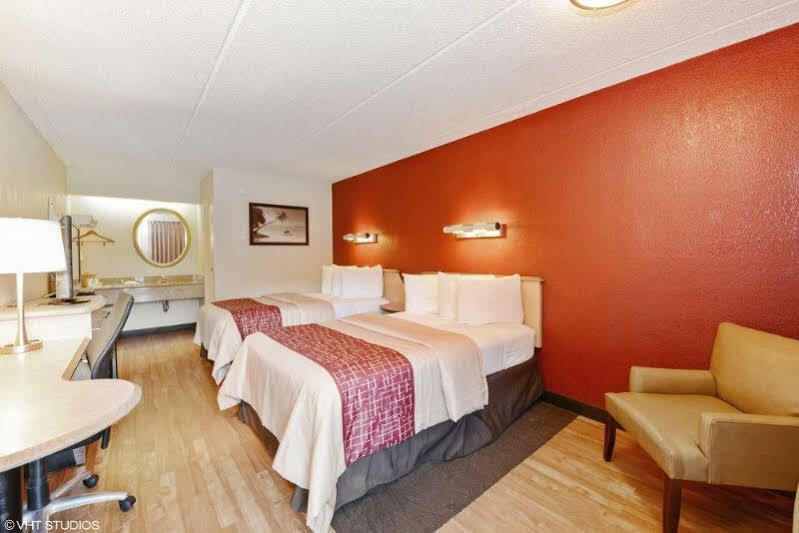 Red Roof Inn Tampa Fairgrounds - Casino Mango Kültér fotó