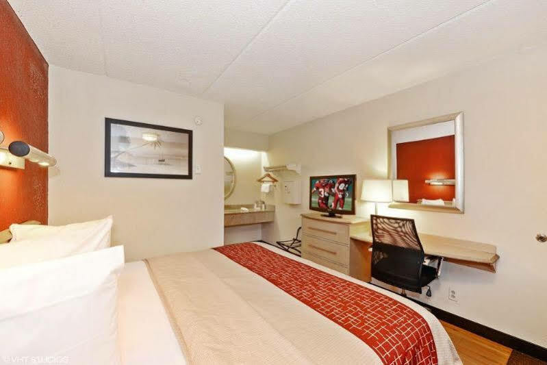 Red Roof Inn Tampa Fairgrounds - Casino Mango Kültér fotó